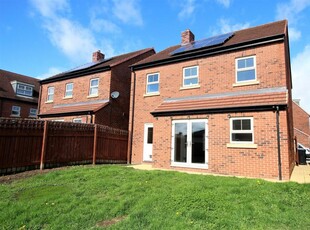 4 bedroom detached house for sale in Stretton Street, Adwick-le-Street, Doncaster, South Yorkshire, DN6