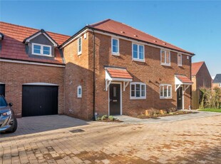 4 bedroom semi-detached house for sale in The Paddocks, Grange Road, Netley Abbey, Southampton, SO31