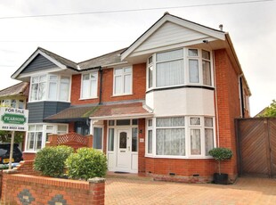4 bedroom semi-detached house for sale in Upper Shirley, Southampton, SO15