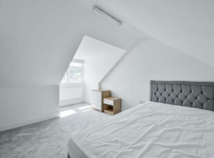 4 bedroom terraced house for rent in PLUM LANE, Plumstead, London, SE18