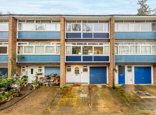 4 bedroom terraced house for sale in Abbots Park, St. Albans, Hertfordshire, AL1