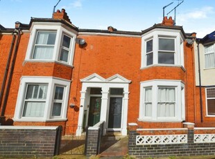 4 bedroom terraced house for sale in Birchfield Road, Abington, Northampton, NN1