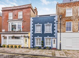 4 bedroom terraced house for sale in Broad Street, Old Portsmouth, PO1