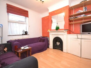 4 bedroom terraced house for sale in Hatherley Road, Reading, RG1