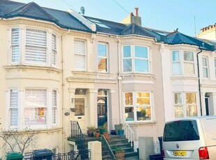 4 bedroom terraced house for sale in Hythe Road, BN1