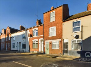4 bedroom terraced house for sale in Junction Road, Poets Corner, Northampton, NN2