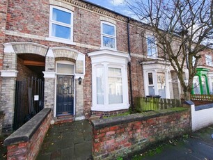 4 bedroom terraced house for sale in Vyner Street, York, YO31