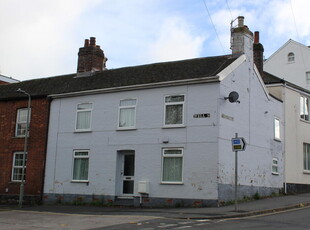 4 bedroom terraced house for sale in Well Street, Exeter, EX4