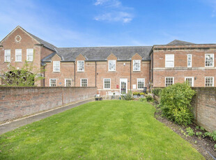 4 bedroom town house for sale in 39 Pemberton Grove, Bawtry, Doncaster, South Yorkshire, DN10 6LR, DN10