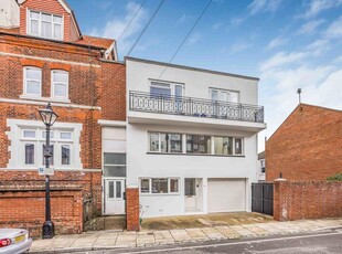 4 bedroom town house for sale in Clarence Road, Southsea, PO5