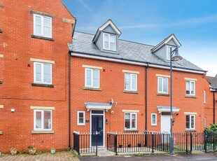 4 bedroom town house for sale in Deneb Drive, Swindon, SN25