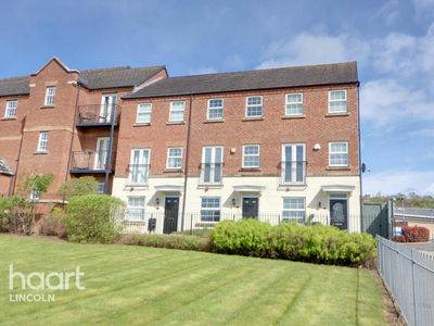 4 bedroom town house for sale in Fulmen Close, Lincoln, LN1