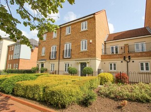 4 bedroom town house for sale in Lakeside Boulevard, Lakeside, Doncaster, DN4