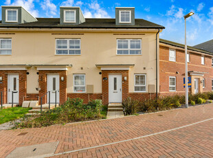 4 bedroom town house for sale in Lon Y Goetre Fach, St. Fagans, Cardiff, CF5