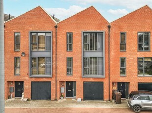 4 bedroom town house for sale in Somerset Close, Kingsway, Derby, DE22