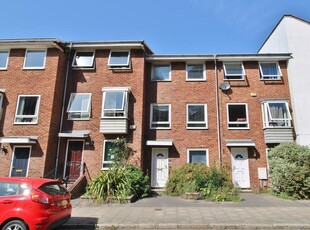 4 bedroom town house for sale in St. Thomas's Street, Old Portsmouth, PO1