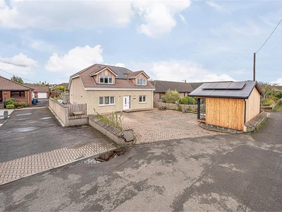 5 bed detached house for sale in Cairneyhill