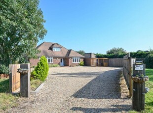 5 bedroom bungalow for sale in Aldershot Road, Worplesdon, Guildford, GU3