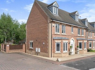 5 bedroom detached house for sale in Apple Tree Way, Doncaster, DN4