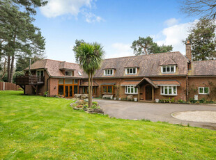 5 bedroom detached house for sale in Chilworth Road, Chilworth, Southampton, Hampshire, SO16