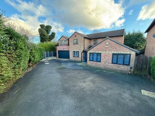 5 bedroom detached house for sale in Codlin Close, Little Billing, Northampton NN3