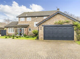 5 bedroom detached house for sale in Colliers Shaw, Keston, BR2