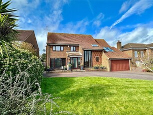 5 bedroom detached house for sale in Compton Drive, Eastbourne, East Sussex, BN20