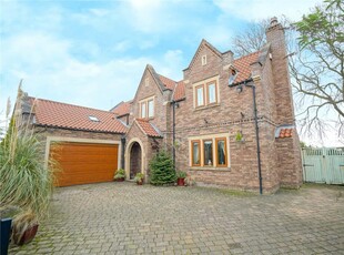 5 bedroom detached house for sale in Doncaster Road, Braithwell, Rotherham, South Yorkshire, S66