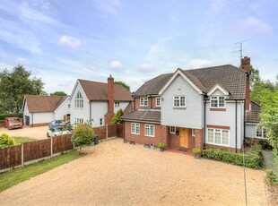 5 bedroom detached house for sale in Goat Hall Lane, Chelmsford, Essex, CM2