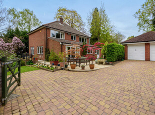 5 bedroom detached house for sale in Golf Course Road, Bassett, Southampton, Hampshire, SO16