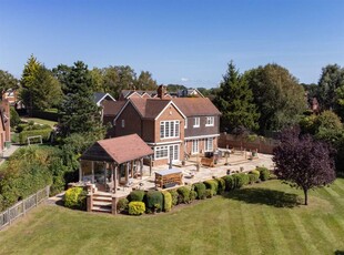 5 bedroom detached house for sale in Green Lane, Swanwick, SO31