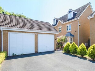 5 bedroom detached house for sale in Haywain Close, Groundwell, Swindon, Wiltshire, SN25