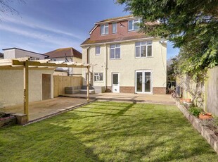 5 bedroom detached house for sale in Hythe Road, Worthing, BN11