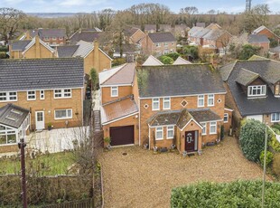 5 bedroom detached house for sale in Langley Hill, Tilehurst, Reading, RG31