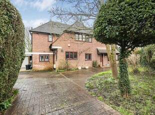 5 bedroom detached house for sale in Luckmore Drive, Earley, Reading, RG6