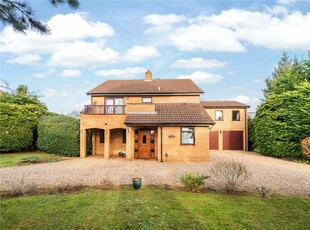 5 bedroom detached house for sale in Rixon Close, Weston Favell, Northampton, Northamptonshire, NN3