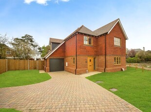5 bedroom detached house for sale in Roundwell Park, Bearsted, Maidstone, ME14