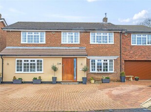 5 bedroom detached house for sale in Shepperton Close, Great Billing, Northampton, Northamptonshire, NN3