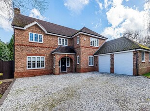 5 bedroom detached house for sale in Spring Close, Solihull, West Midlands, B91