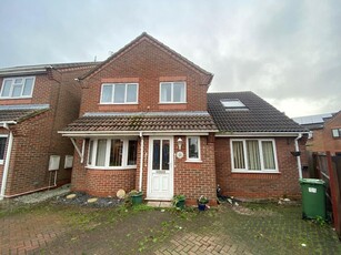 5 bedroom detached house for sale in Spring Drive, Farcet, Peterborough, Cambridgeshire, PE7