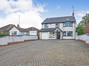 5 bedroom detached house for sale in The Avenue, Northampton, NN2