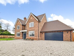 5 bedroom detached house for sale in Whitstable Road, Blean, Canterbury, Kent, CT2
