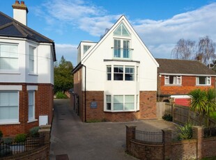 5 bedroom detached house for sale in Whitstable Road, CT2