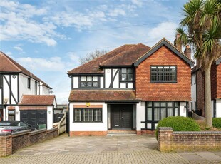 5 bedroom detached house for sale in Wood Lodge Lane, West Wickham, BR4