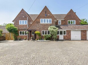 5 bedroom detached house for sale in Woodcote Road, Caversham Heights, Reading, RG4