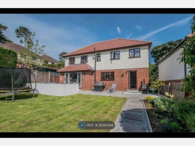 5 Bedroom Detached House To Rent