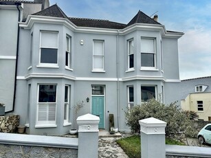 5 bedroom end of terrace house for sale in Hermitage Road, Plymouth, PL3
