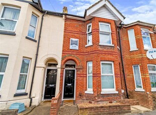 5 bedroom terraced house for sale in Thackeray Road, Southampton, SO17