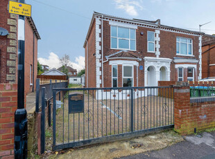 5 bedroom semi-detached house for sale in Avenue Road, Southampton, Hampshire, SO14