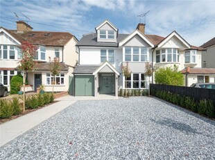 5 bedroom semi-detached house for sale in Brampton Road, St. Albans, Hertfordshire, AL1